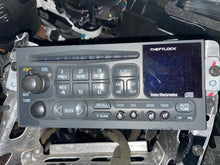 Load image into Gallery viewer, Radio Chevrolet Corvette 2004 - NW466380
