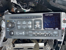 Load image into Gallery viewer, Radio Chevrolet Corvette 2004 - NW535917
