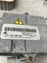 Load image into Gallery viewer, [INVENTORYCAR_YEAR_MAKE_MODEL] HEADLIGHT LAMP ASSEMBLY Right - NW466325
