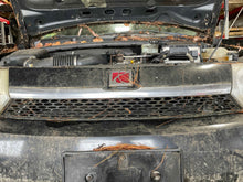 Load image into Gallery viewer, Grille Saturn Ion 2003 - NW473221
