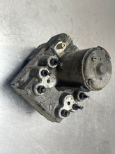 Load image into Gallery viewer, ABS PUMP Audi A4 A6 A8 Passat 1998 98 1999 99 - NW466975
