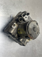 Load image into Gallery viewer, ABS PUMP Audi A4 A6 A8 Passat 1998 98 1999 99 - NW466975
