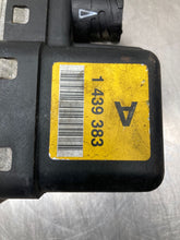 Load image into Gallery viewer, THROTTLE BODY BMW 323i 328i 528i Z3 1999 99 2000 00 - NW467357
