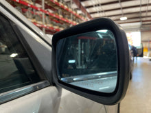 Load image into Gallery viewer, Side View Door Mirror  BMW 528I 2000 - NW467074
