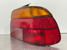 Load image into Gallery viewer, TAIL LIGHT LAMP ASSEMBLY BMW 528i 540i 97 98 99 00 Right - NW467362
