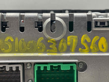 Load image into Gallery viewer, RADIO Volvo S60 V70 2005 05 2006 06 2007 07 - NW467835
