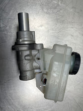 Load image into Gallery viewer, Brake Master Cylinder  INFINITI QX70 2016 - NW408222
