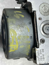 Load image into Gallery viewer, ABS Pump Ford Fiesta 2016 - NW468031
