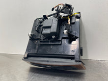 Load image into Gallery viewer, REMOTE CD CHANGER E350 E550 B200 CLS500 CLS55 CLS550 CLS63 E280 03-13 - NW468645
