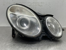 Load image into Gallery viewer, HEADLIGHT LAMP ASSEMBLY E320 E350 E500 E55 03 04 05 06 Right - NW468565
