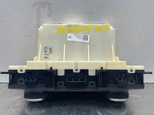 Load image into Gallery viewer, TEMPERATURE CONTROLS Honda Odyssey 11 12 13 14 15 16 17 - NW469198

