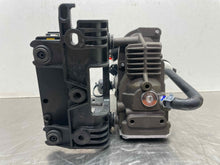 Load image into Gallery viewer, SUSPENSION AIR COMPRESSOR PUMP Vanden Pl XJ XJL XJR 2010-2014 - NW469697
