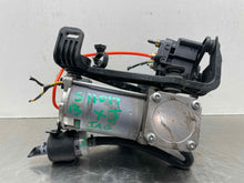 Load image into Gallery viewer, SUSPENSION AIR COMPRESSOR PUMP Vanden Pl XJ XJL XJR 2010-2014 - NW469697
