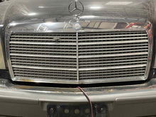 Load image into Gallery viewer, GRILL Mercedes 300D 300E 420 560SEL 86 87 88 89 90 91 - NW469863
