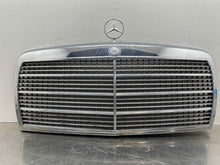 Load image into Gallery viewer, GRILL Mercedes 300D 300E 420 560SEL 86 87 88 89 90 91 - NW469863
