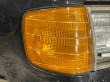 Load image into Gallery viewer, PARKLAMP Mercedes 300D 380SE 500SEL 81 - 91 Right - NW469828
