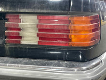 Load image into Gallery viewer, TAIL LIGHT LAMP ASSEMBLY 300cd 300ce 300d 300e 300sd 300sdl 81-91 Right - NW470022
