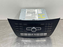 Load image into Gallery viewer, RADIO Mercedes-Benz C250 C300 C350 C63 2012 12 - NW469947
