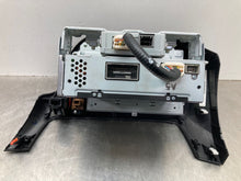 Load image into Gallery viewer, Radio Honda Fit 2009 09 2010 10 AM FM CD MP3 - NW472637
