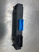 Load image into Gallery viewer, BODY CONTROL COMPUTER 323i 328i 335i 2007 07 - NW470568
