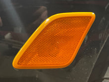 Load image into Gallery viewer, [INVENTORYCAR_YEAR_MAKE_MODEL] SIDE MARKER LAMP LIGHT Left - NW470703
