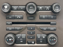 Load image into Gallery viewer, Radio  SAAB 9-5 2011 - NW471241

