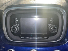 Load image into Gallery viewer, Radio  FIAT 500 2016 - NW473417

