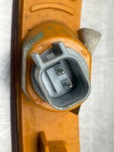 Load image into Gallery viewer, SIDE MARKER LAMP LIGHT ATS CTS Camaro 14-20 Bumper Mounted Right - NW473131
