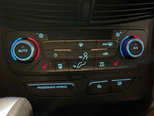 Load image into Gallery viewer, Temperature Controls Ford Escape 2017 - NW473225
