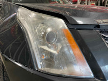 Load image into Gallery viewer, Headlight Lamp Assembly Cadillac SRX 2015 - NW474314
