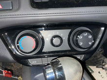 Load image into Gallery viewer, TEMPERATURE CONTROLS HONDA HR-V 2016 16 - NW474310
