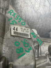 Load image into Gallery viewer, TRANSFER CASE RX350 RX350L Highlander Sienna Venza 2010-2019 - NW404562
