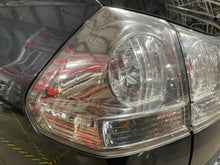 Load image into Gallery viewer, OUTER TAIL LIGHT LAMP Lexus RX330 RX350 04 05 06 07 08 09 Left - NW475445
