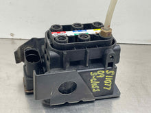 Load image into Gallery viewer, AIR RIDE COMPRESSOR CL550 CL600 CL63 CL65 S350 S400 S450 07-14 - NW475600
