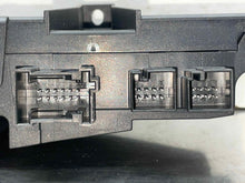 Load image into Gallery viewer, Temperature Controls Mercedes-Benz SL500 2010 - NW476180
