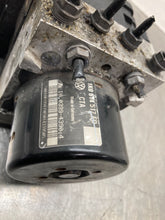 Load image into Gallery viewer, ABS ANTI-LOCK BRAKE PUMP Golf Golf GTI Jetta Passat 13 14 - NW477307
