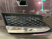 Load image into Gallery viewer, Grille Jaguar XF 2017 - NW477875
