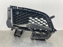 Load image into Gallery viewer, Grille Jaguar XF 2017 - NW477875
