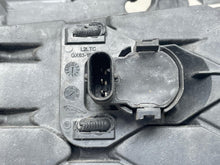 Load image into Gallery viewer, Grille Jaguar XF 2017 - NW477875
