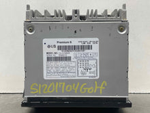 Load image into Gallery viewer, RADIO VW GOLF JETTA PASSAT 2001 01 02 03 04 05 AM FM CD - NW477964
