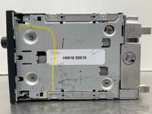 Load image into Gallery viewer, RADIO VW GOLF JETTA PASSAT 2001 01 02 03 04 05 AM FM CD - NW477964
