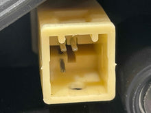 Load image into Gallery viewer, SIDE VIEW MIRROR Toyota Camry 02 03 04 05 06 Right - NW478158
