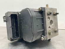 Load image into Gallery viewer, ABS PUMP Volvo V40 2000 00 2001 01 2002 02 2003 03 04 - NW478963
