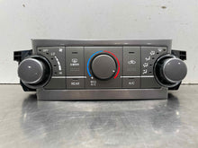 Load image into Gallery viewer, Temperature Controls  HIGHLANDER 2012 - NW479308
