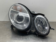 Load image into Gallery viewer, HEADLIGHT LAMP ASSEMBLY E320 E350 E500 E55 03 04 05 06 Right - NW479904
