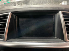 Load image into Gallery viewer, Info-Gps Screen  MERCEDES GL-CLASS 2015 - NW479907
