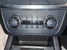 Load image into Gallery viewer, FRONT TEMPERATURE CONTROLS Gl350 Gl450 Gl550 GL63 AMG GLE300d 14-17 - NW479898
