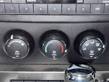 Load image into Gallery viewer, TEMPERATURE CONTROLS Jeep Liberty 2008 08 2009 09 - NW479894

