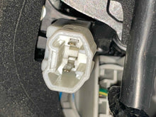 Load image into Gallery viewer, OUTER TAIL LIGHT LAMP Lexus RX330 RX350 04 05 06 07 08 09 Right - NW480774
