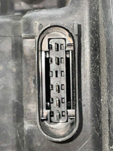 Load image into Gallery viewer, HEADLIGHT LAMP ASSEMBLY R320 R350 R500 R63 06 07 08 09 10 Right - NW480498

